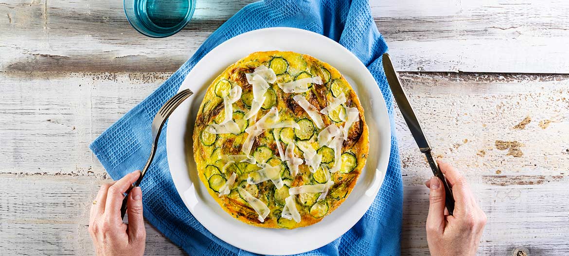 Frittata di zucchine e fiori con Provolone Valpadana